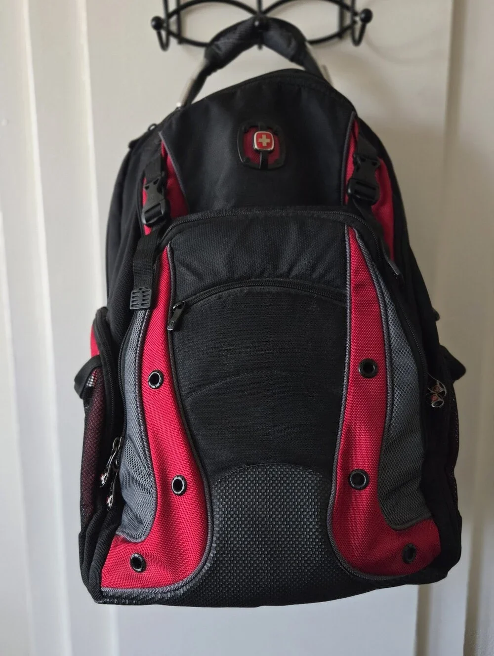 SwissGear Black & Red Men's Backpack - Durable Travel & Laptop Bag